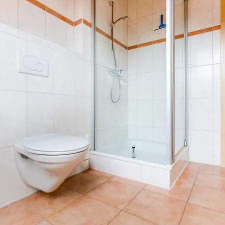 Spacious In With Balcony Lejlighed Beckerwitz