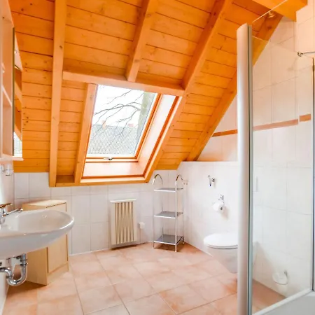 Spacious In With Balcony Lejlighed Beckerwitz
